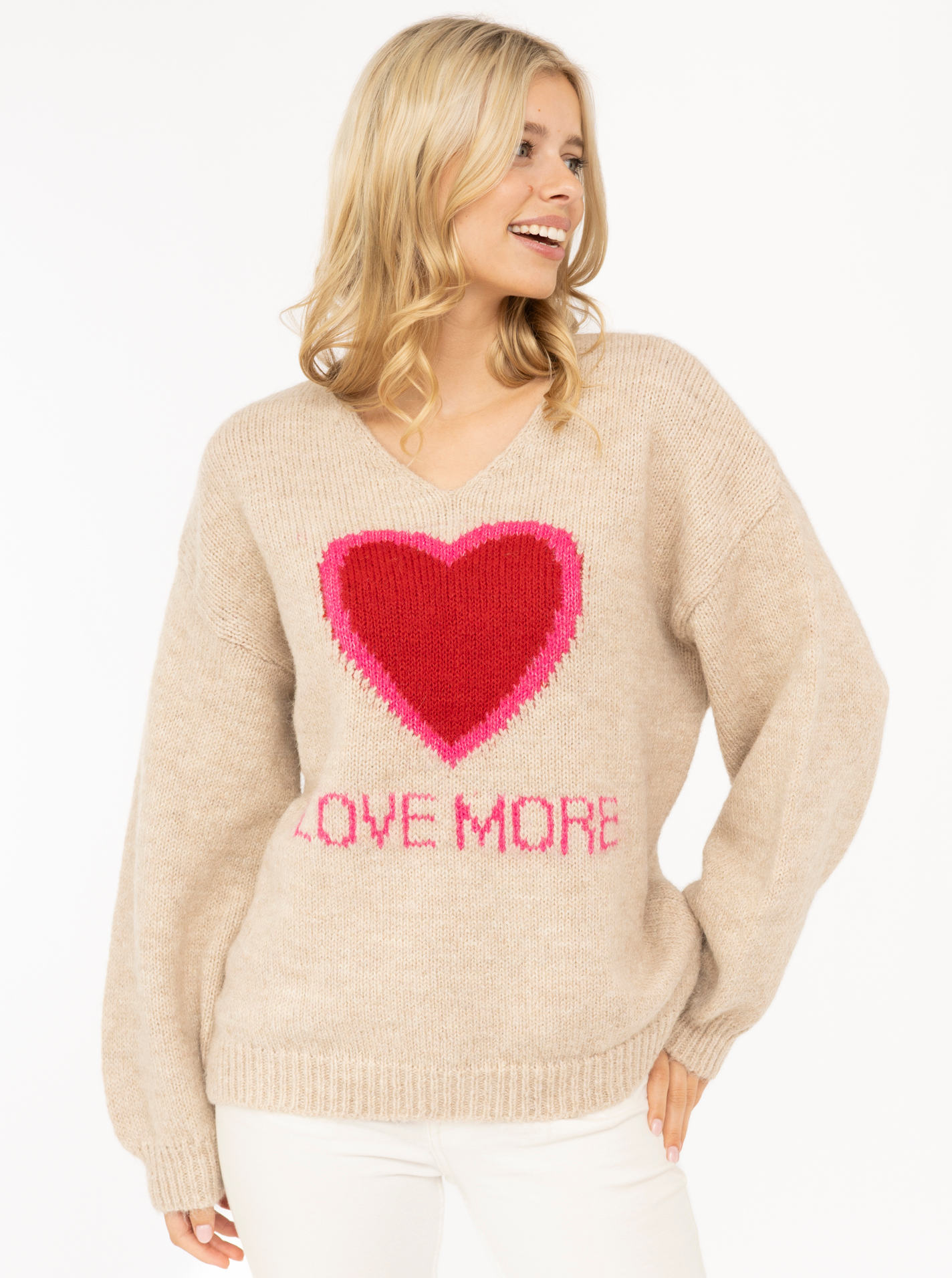 Oversize Pullover "Love More"