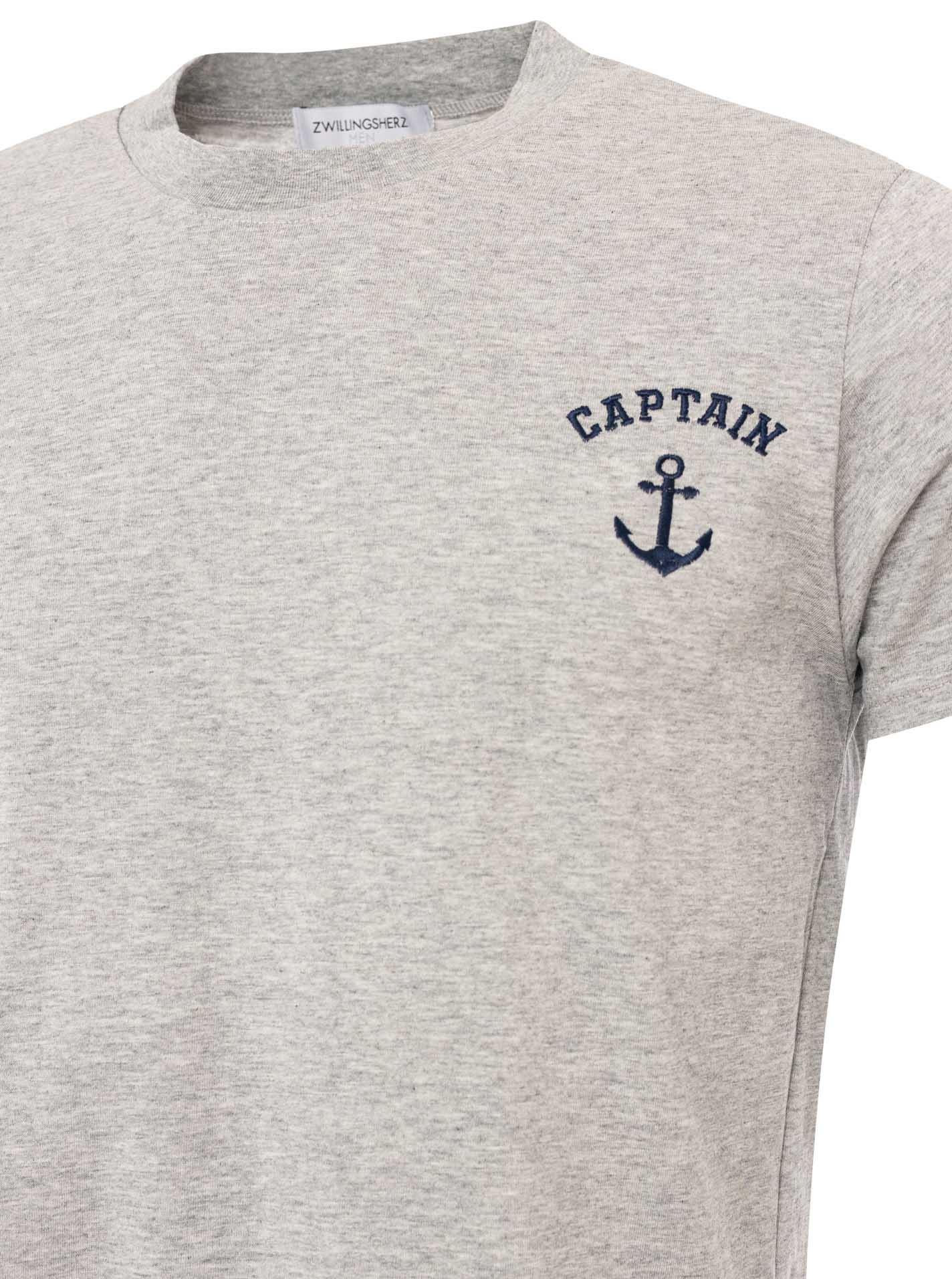 ART6989dbdca519f_025_Herren_TshirtRegular_CAPTAIN_47041_Grau_Detail