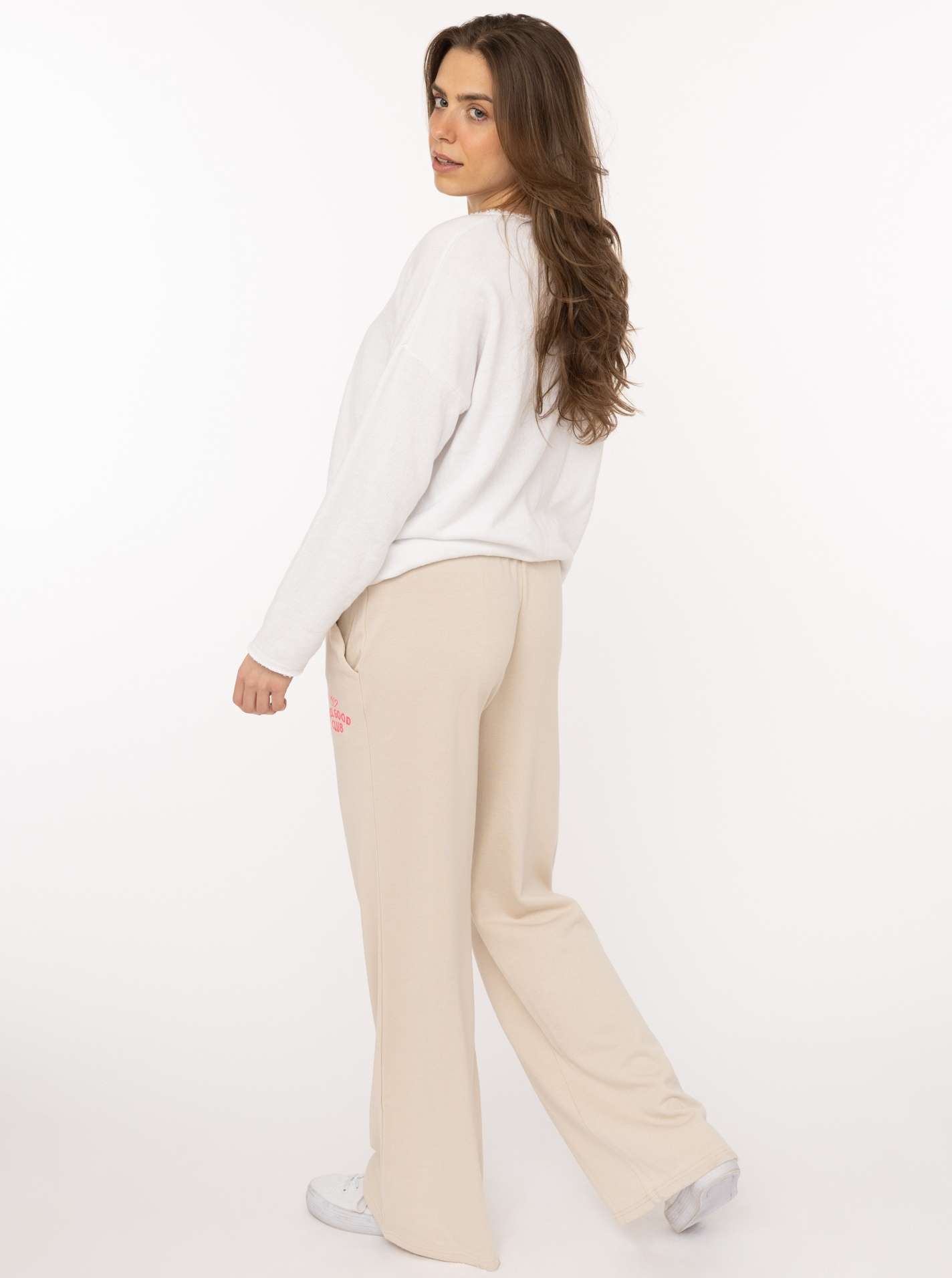 ART696795c32151c_029_Model_Sweathose_FeelGoodClub_45036_Beige2