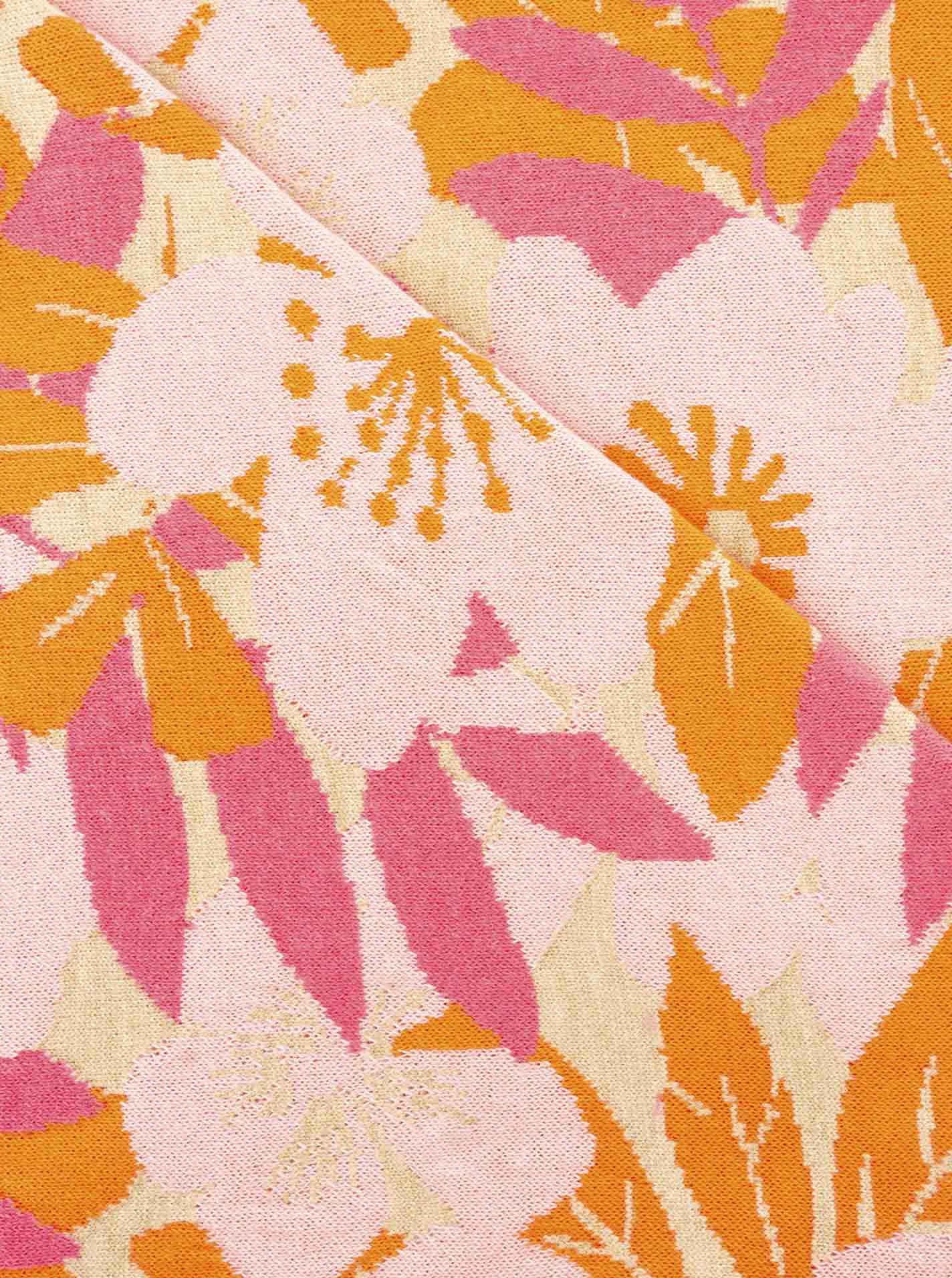 ART69428b5750a28_029013090_Dreieckstuch_BlumenStrucher_8017_BeigePinkOrange_Detail