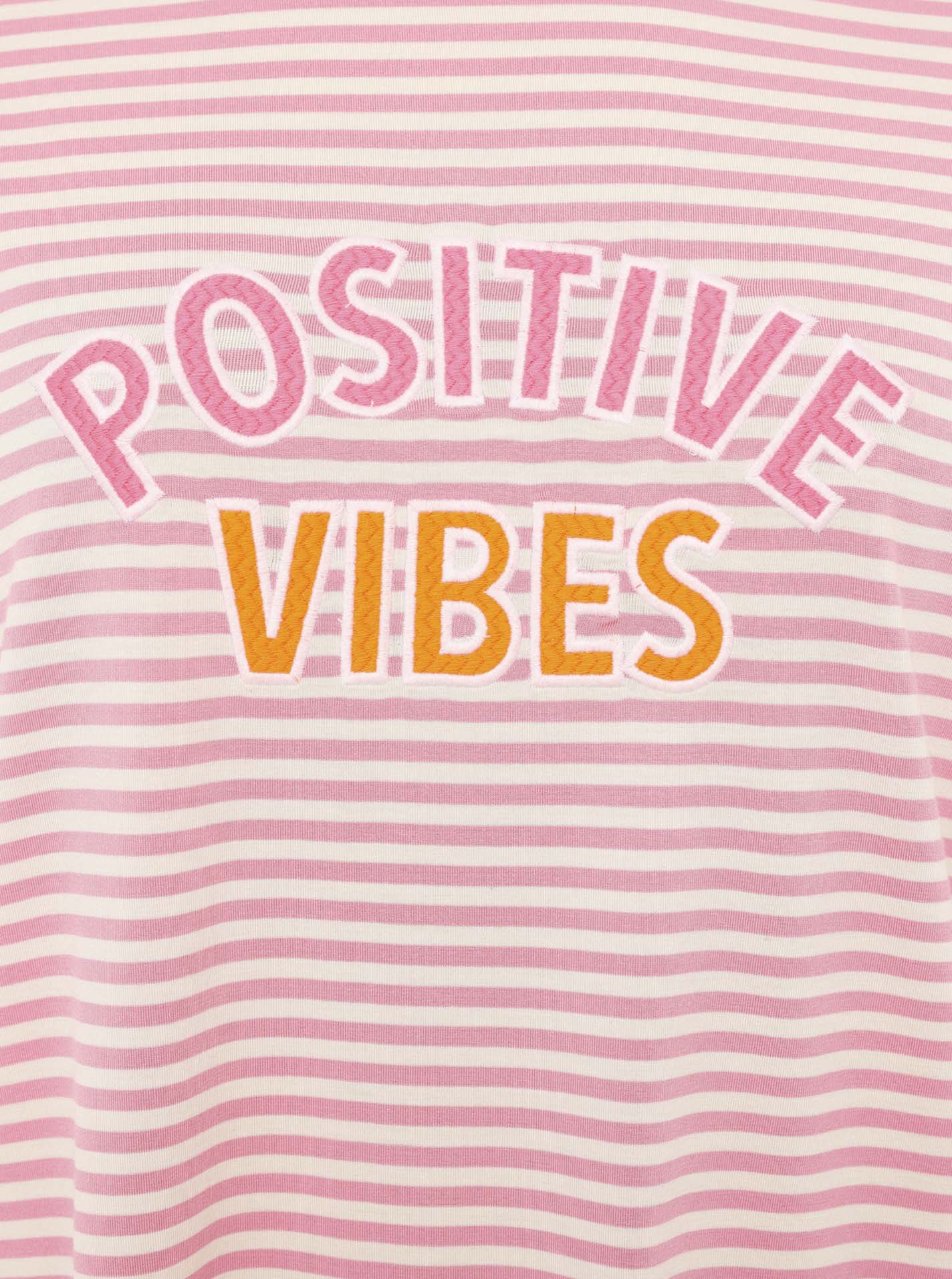 ART693aafb7b71d5_049_TshirtStreifen_PositiveVibes_45018_Hellrosa_Detail