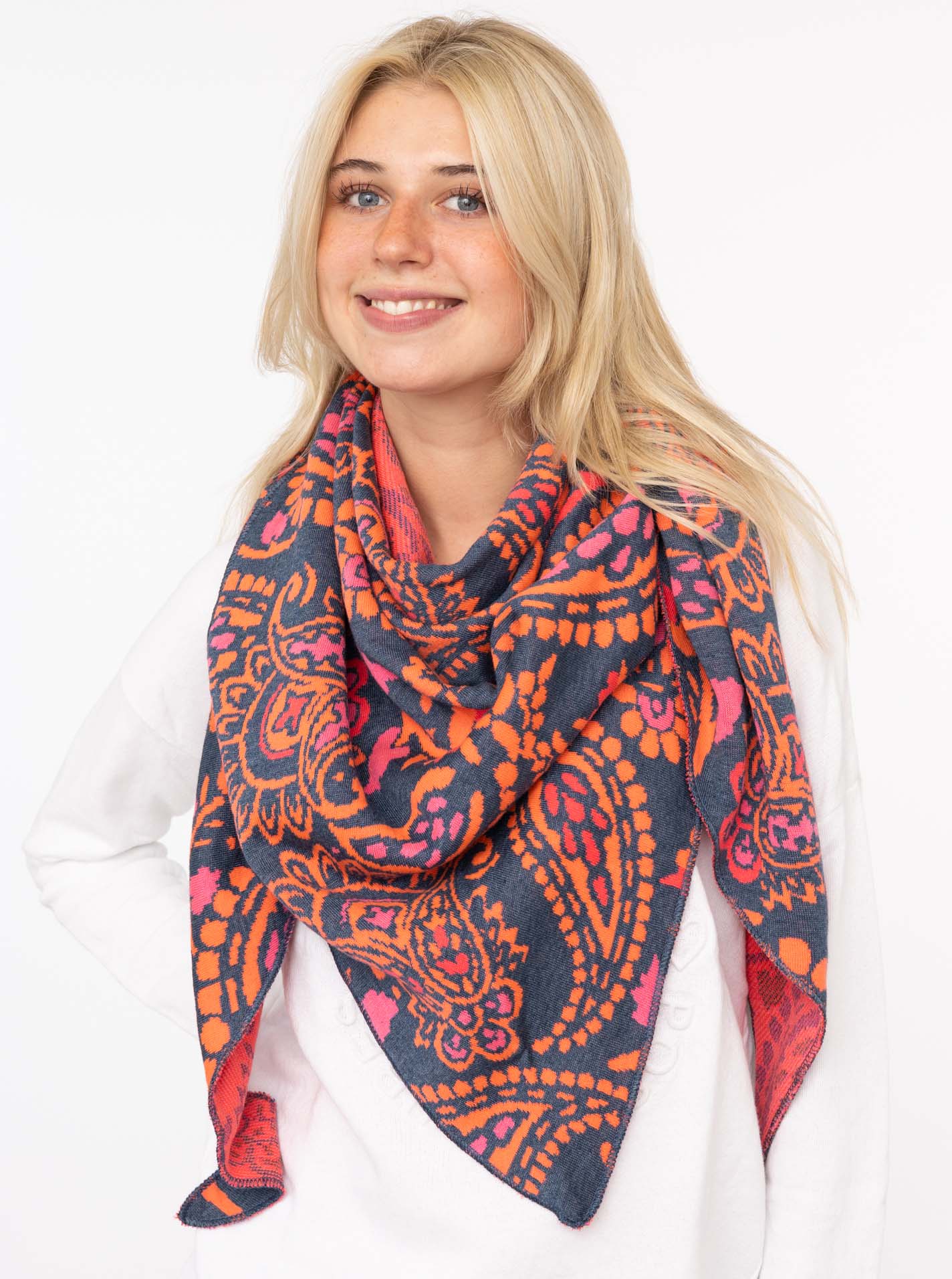 Dreieckstuch BW "Cozy Paisley"