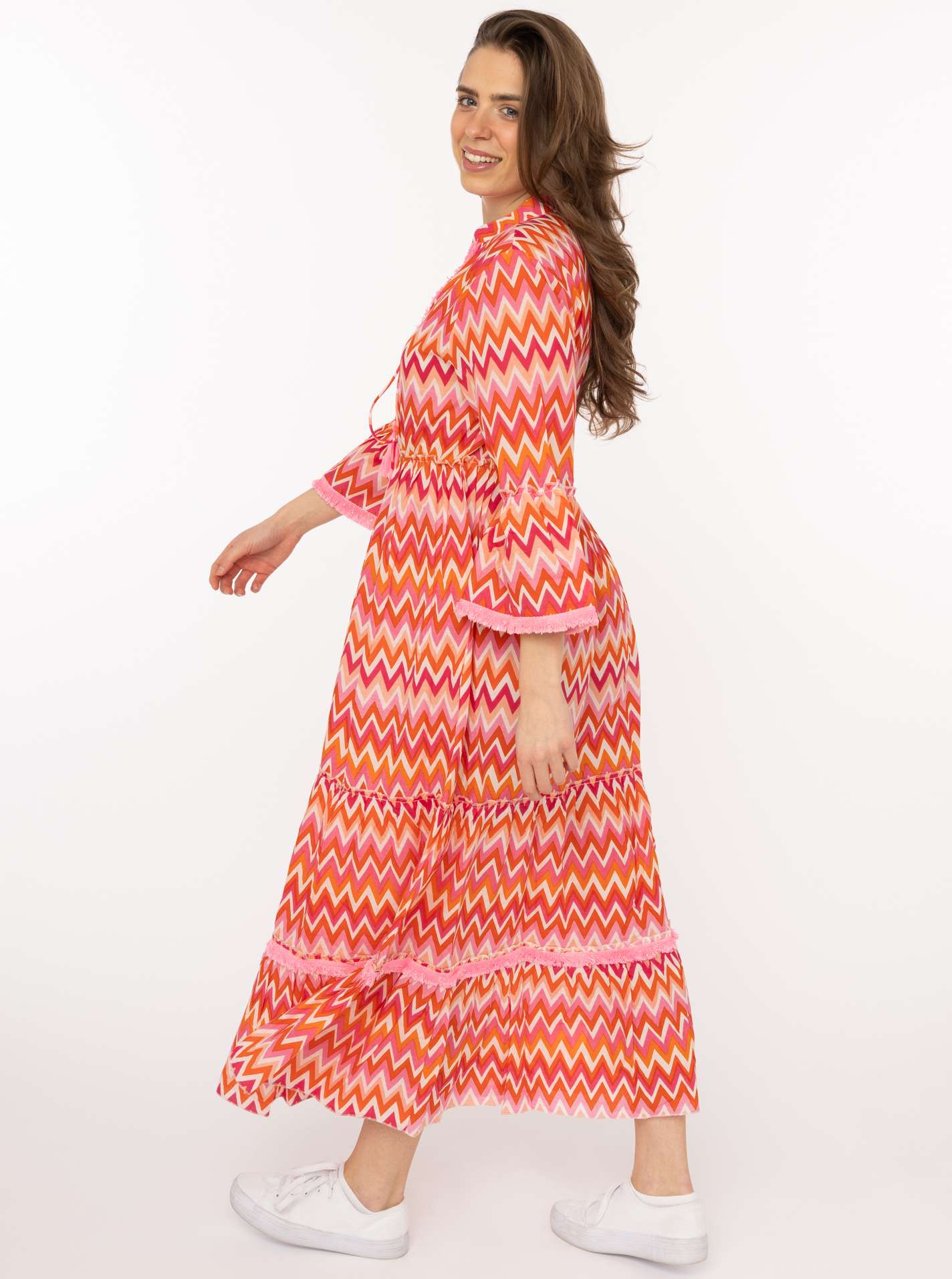 ART69948f781837d_015_Model_Maxikleid_ZickZack_33447_Rot2