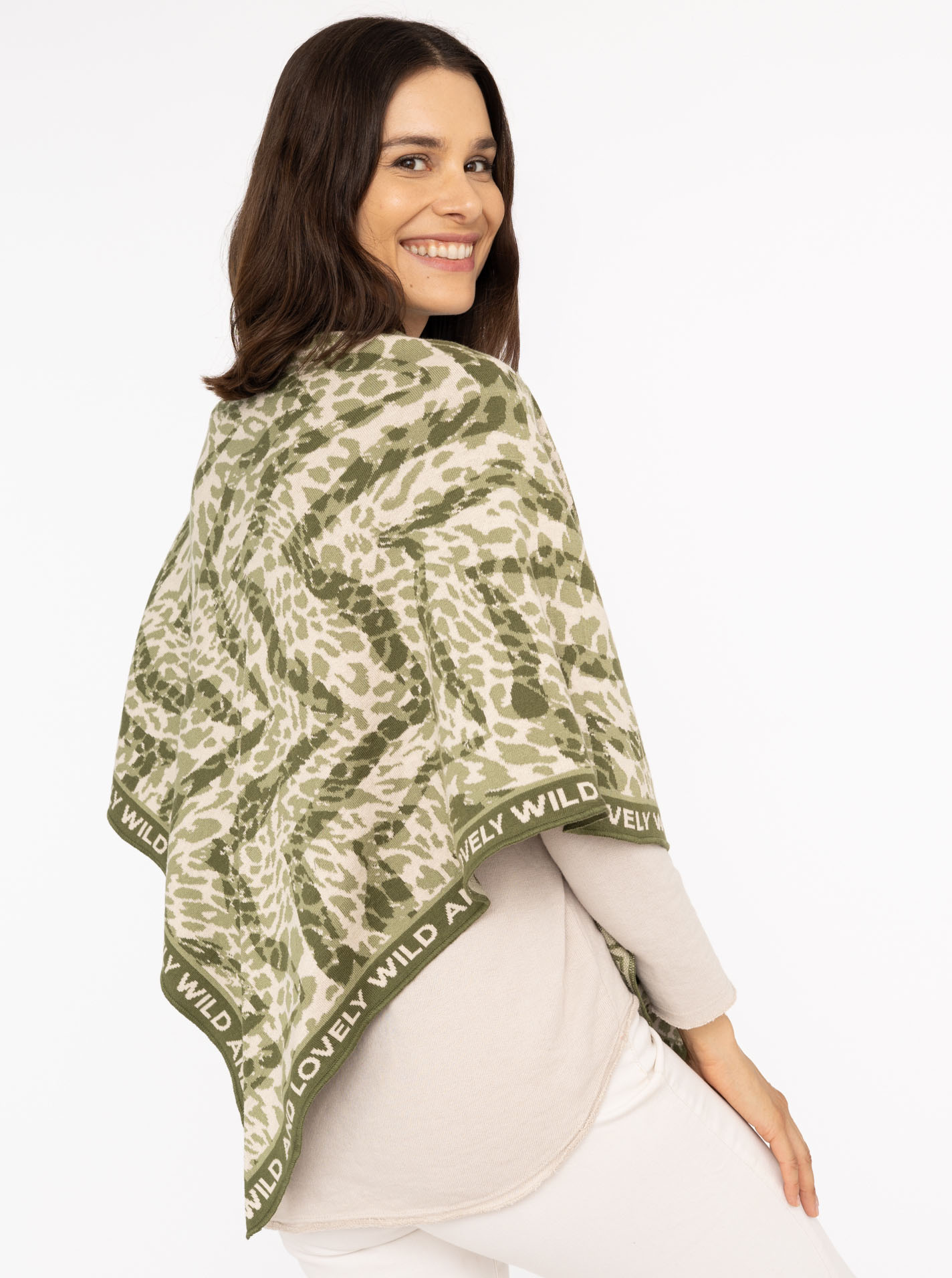 ART68ac2b7161411_044_IMG_2011 Dreieckstuch BW "Leo & Zebra"