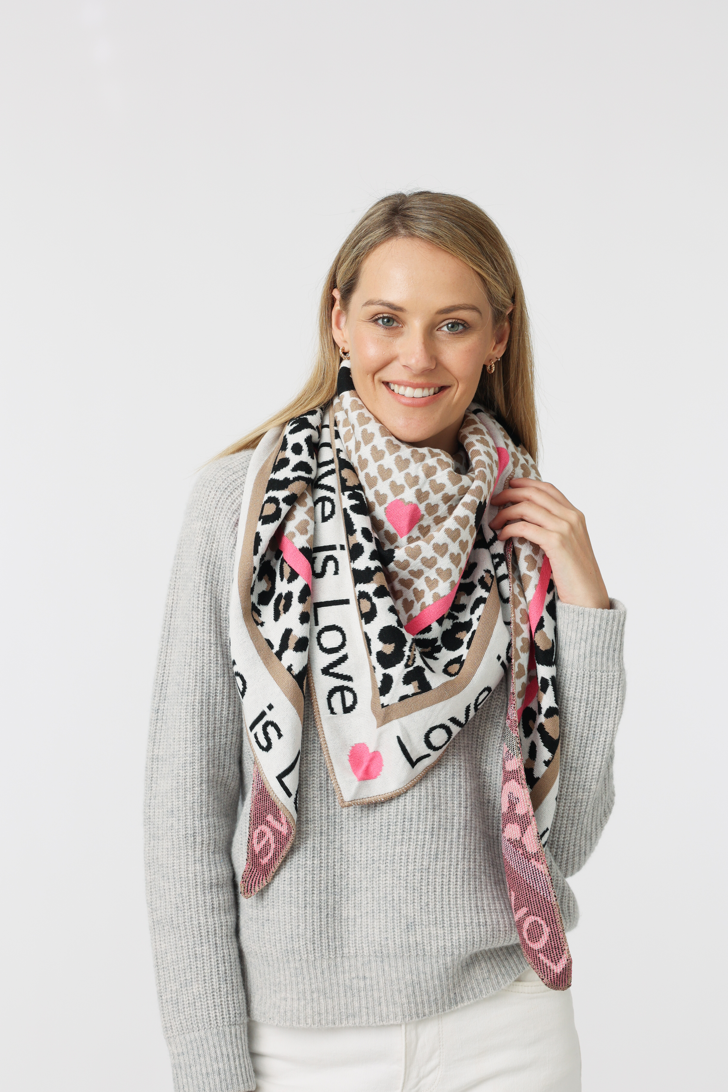 Dreieckstuch BW "Leo & Love II" Dreieckstuch BW "Leo & Love II"