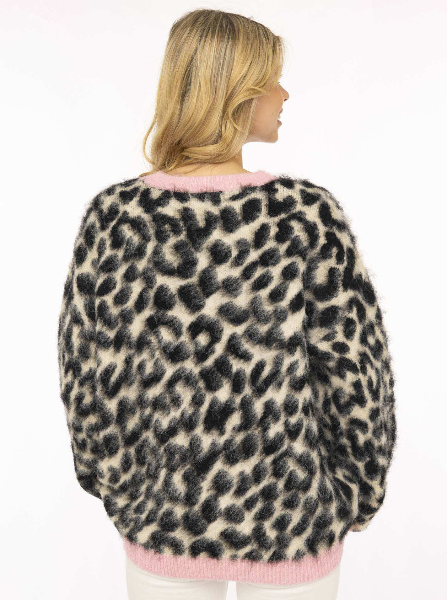 Pullover "Fluffy Leo"