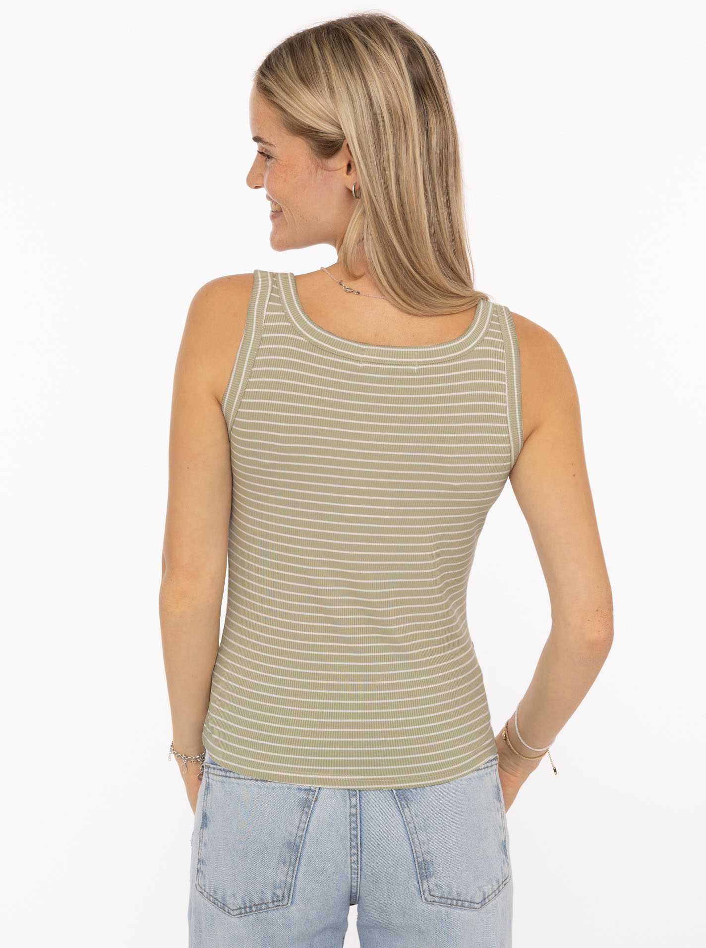 ART68fa225eca2be_064_175A7723