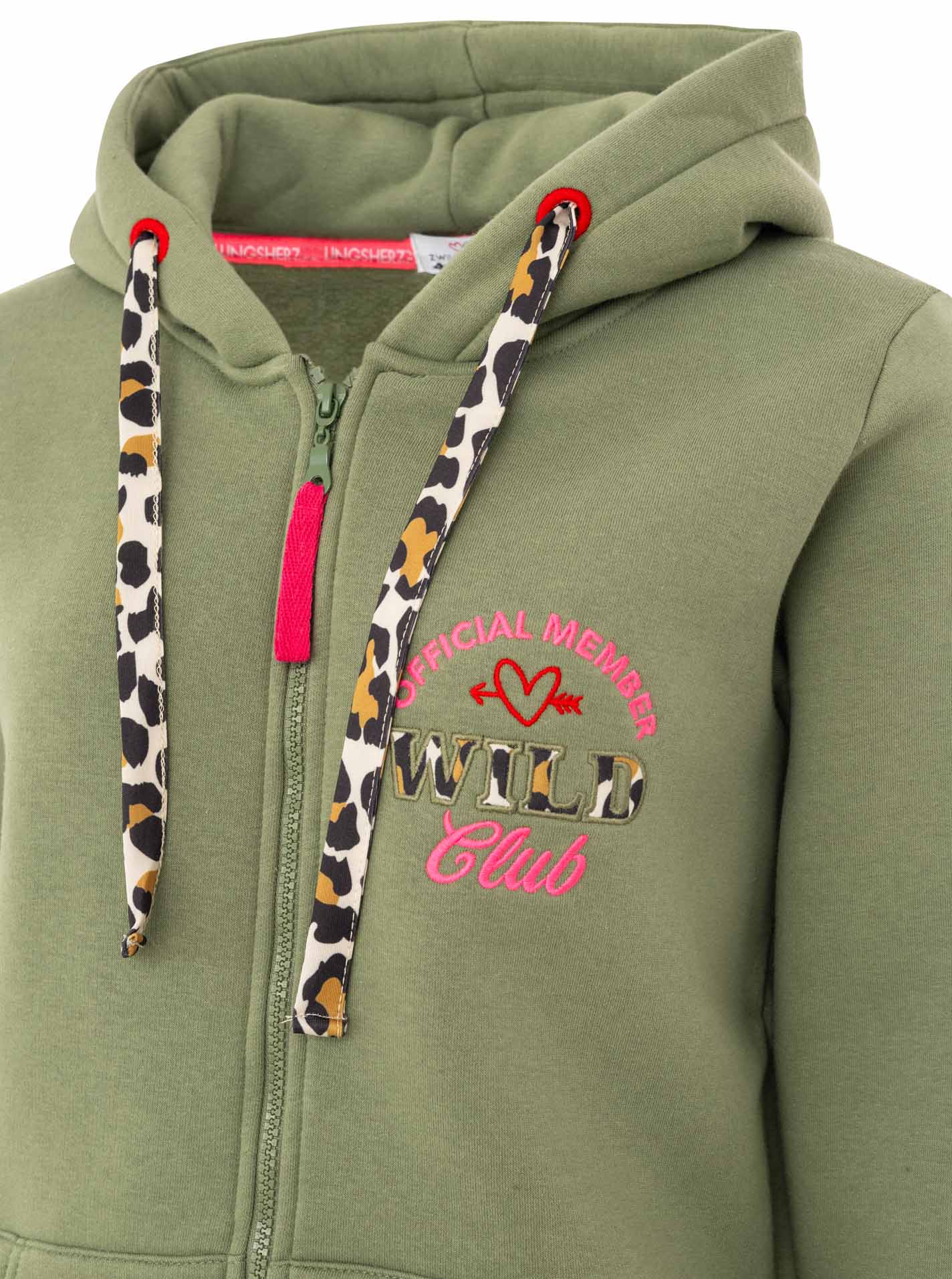 ART69e739744be5c_071_175A6910