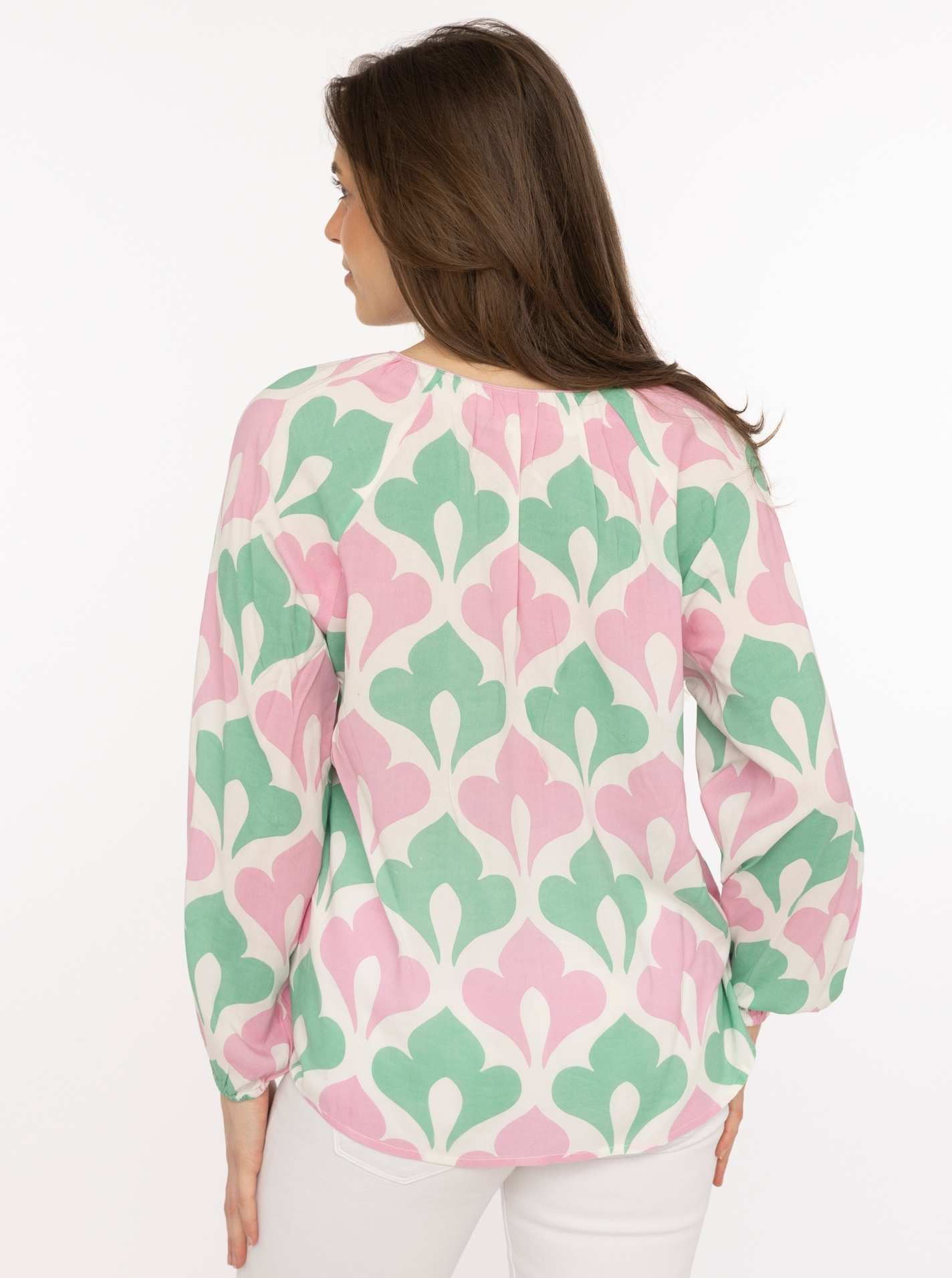 ART69ccc50835f6d_022_Model_Bluse_GraphicFlower_33472_022_Rosa2