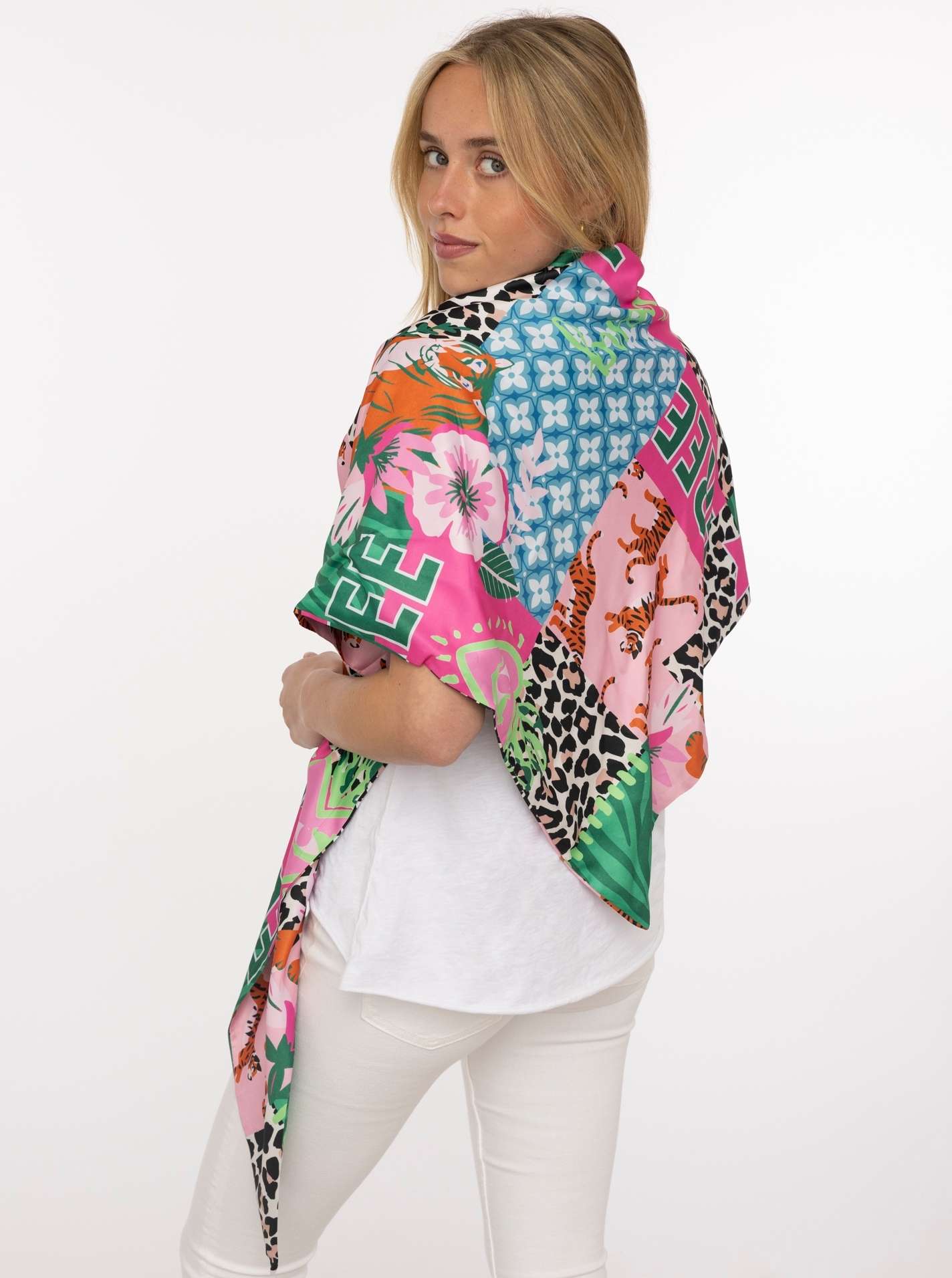 ART69d4fb4850b91_064_85 Dreieckstuch "Leo Jungle"