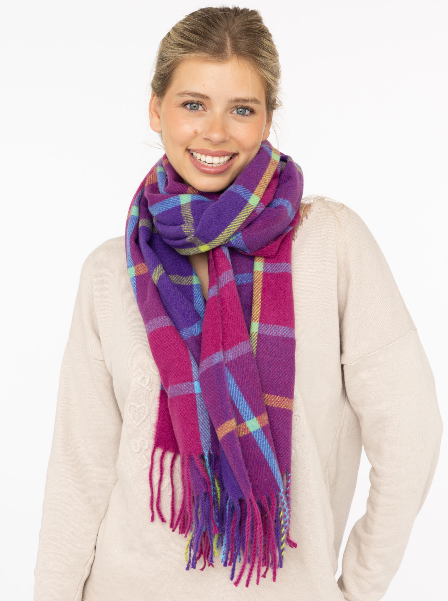 ART68a6e795d84d5_023_175A7811 Winterschal "Karo Mix"