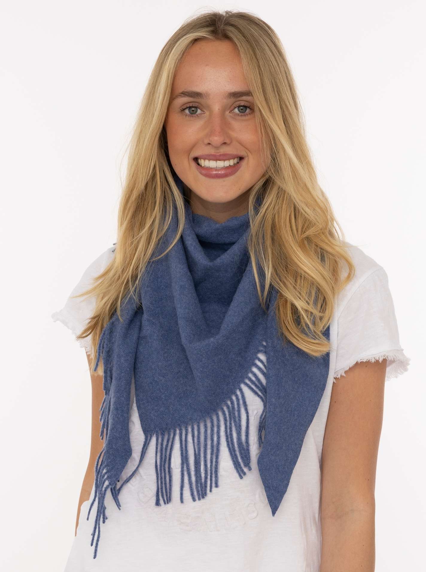 ART69d4f9db91742_084_Model_Dreieckstuch_Fringe_46181_084_Blau Dreieckstuch "Fringe"
