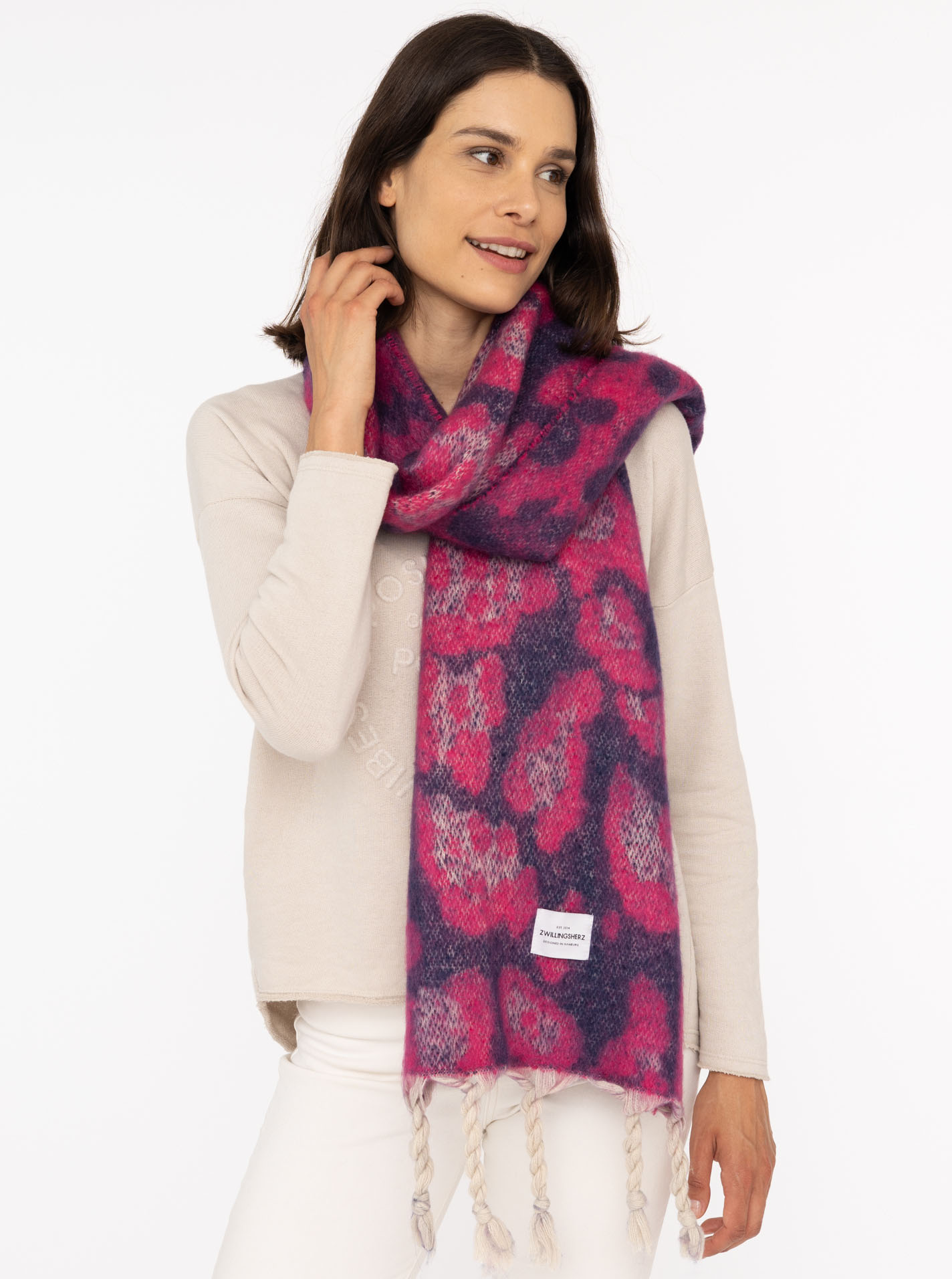 ART6894b6b8e21c3_004_XXLScharf_LeoTassel_4009_Neonpink XXL Big Scarf "Leo & Tassel"