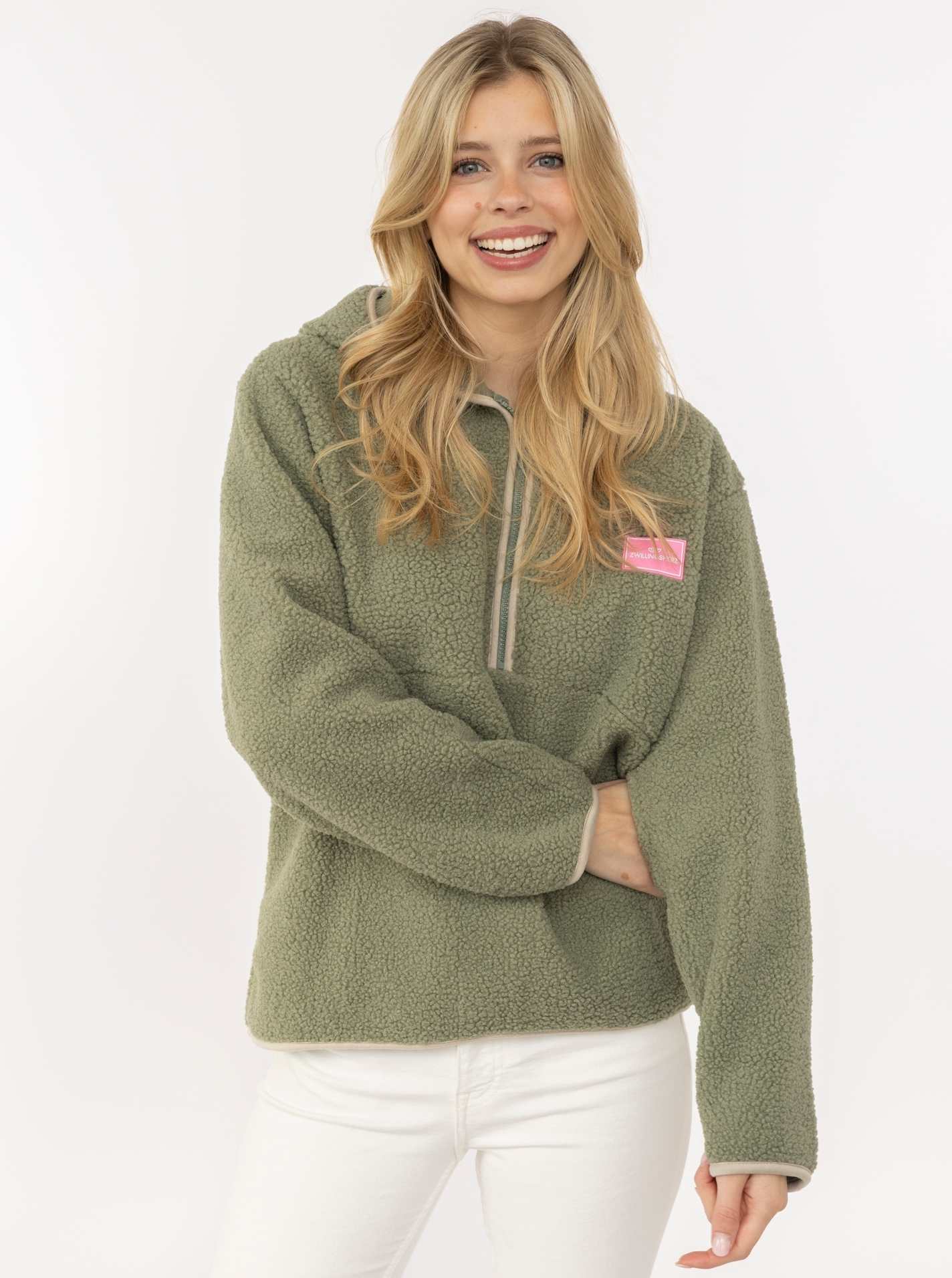 ART69b684810c813_066_Model_TeddyhoodiemitZipper_Zwillingsherz_47067_066_Salbei Teddyhoodie mit Zipper "Zwillingsherz"