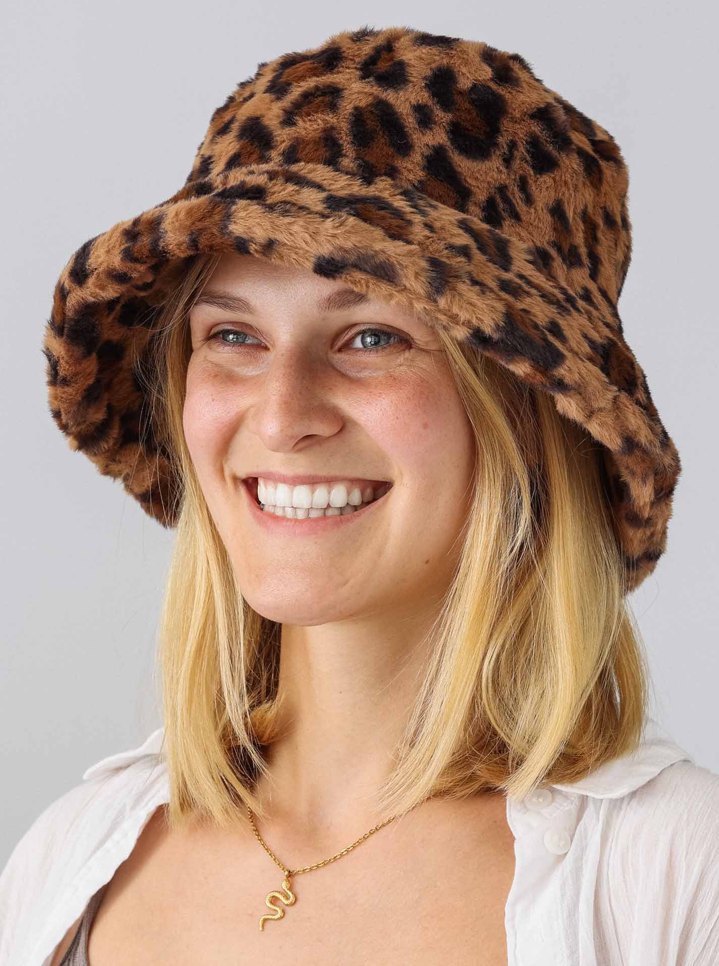 Bucket Hat Fluffy "Leolicious"