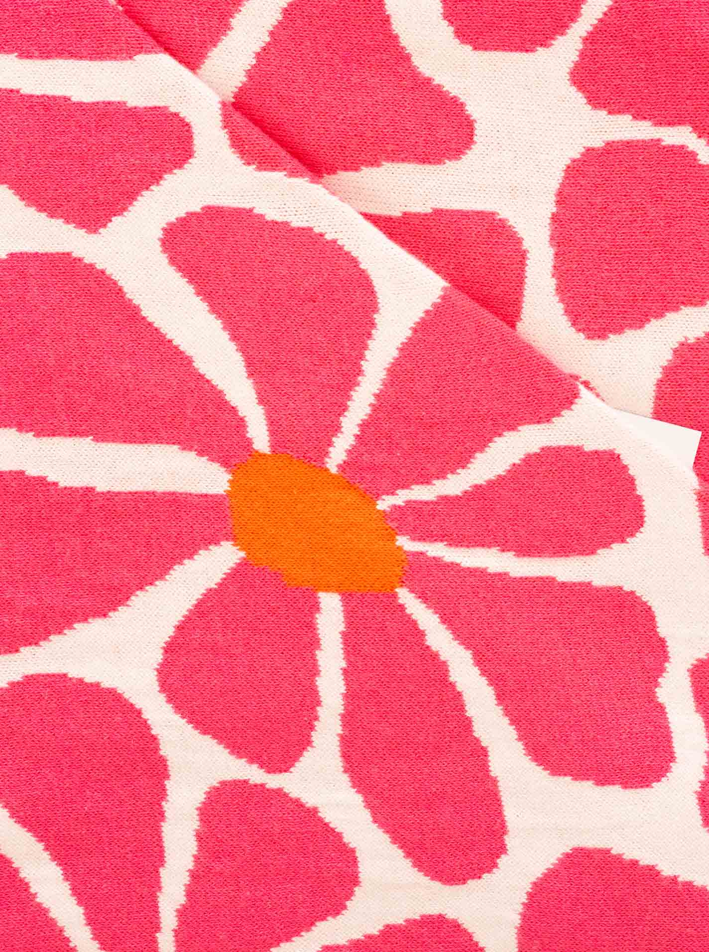 ART69b81c6c1ed95_013_Dreieckstuch_Flowers_80030_8017_Pink_Detail