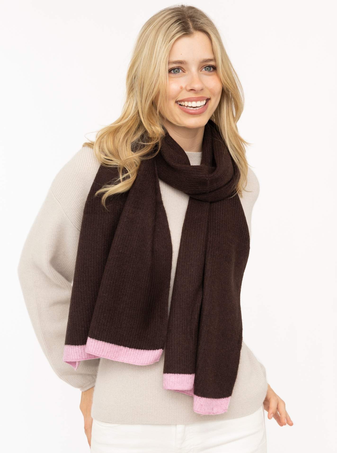 100% Cashmere Gerippter Schal "Kontrast"