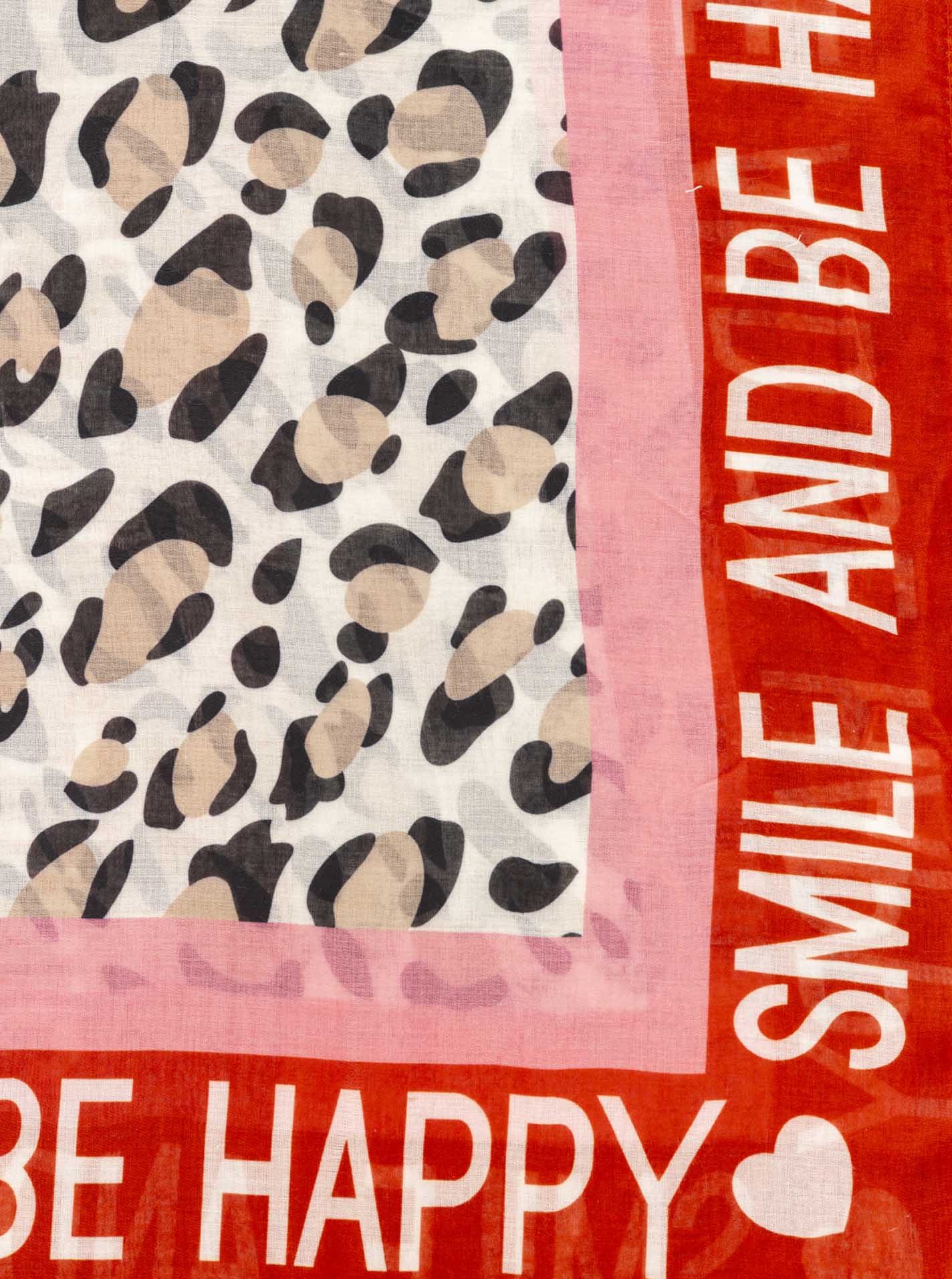 ART69f34c5d7ecab_015_Schal_LeoHappySmile_41107_Rot_Detail