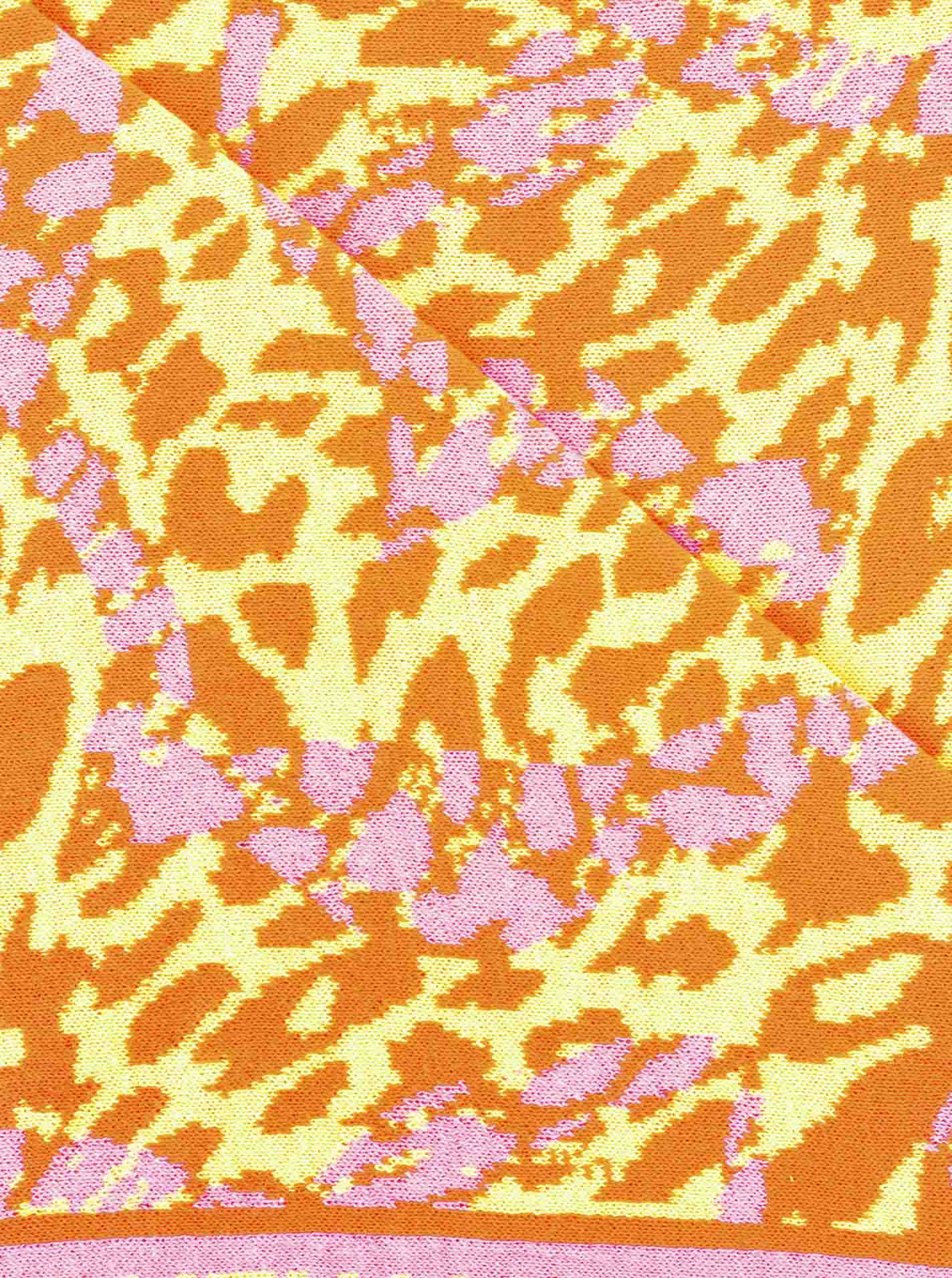 ART68b023f375fc7_013_Dreieckstuch_LeoZebra_8017_Bunt_Detail