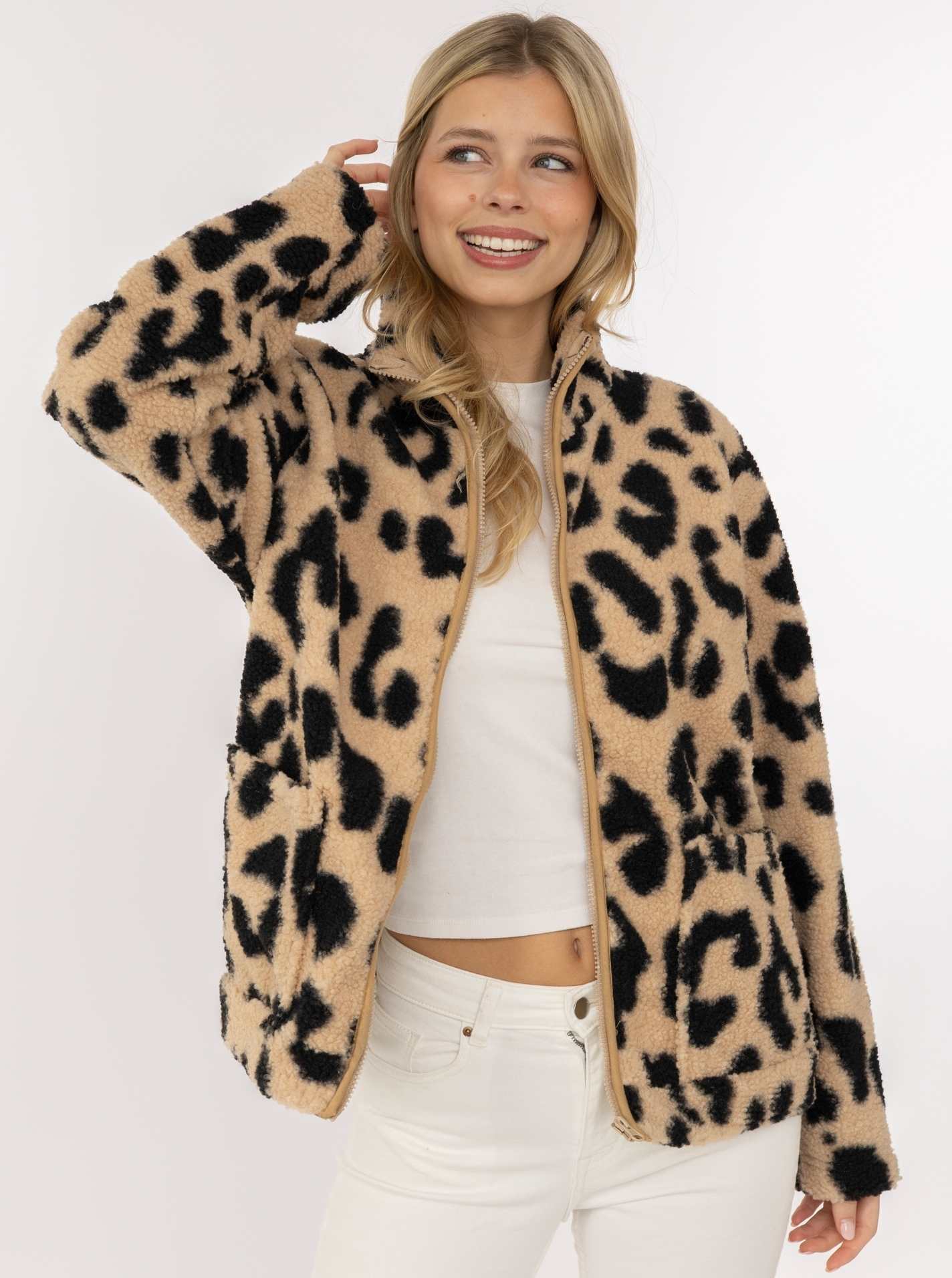 ART69b67bfabf1c8_029_Model_Teddyjacke_BigLeo_47074_029_Beige Teddyjacke "Big Leo"