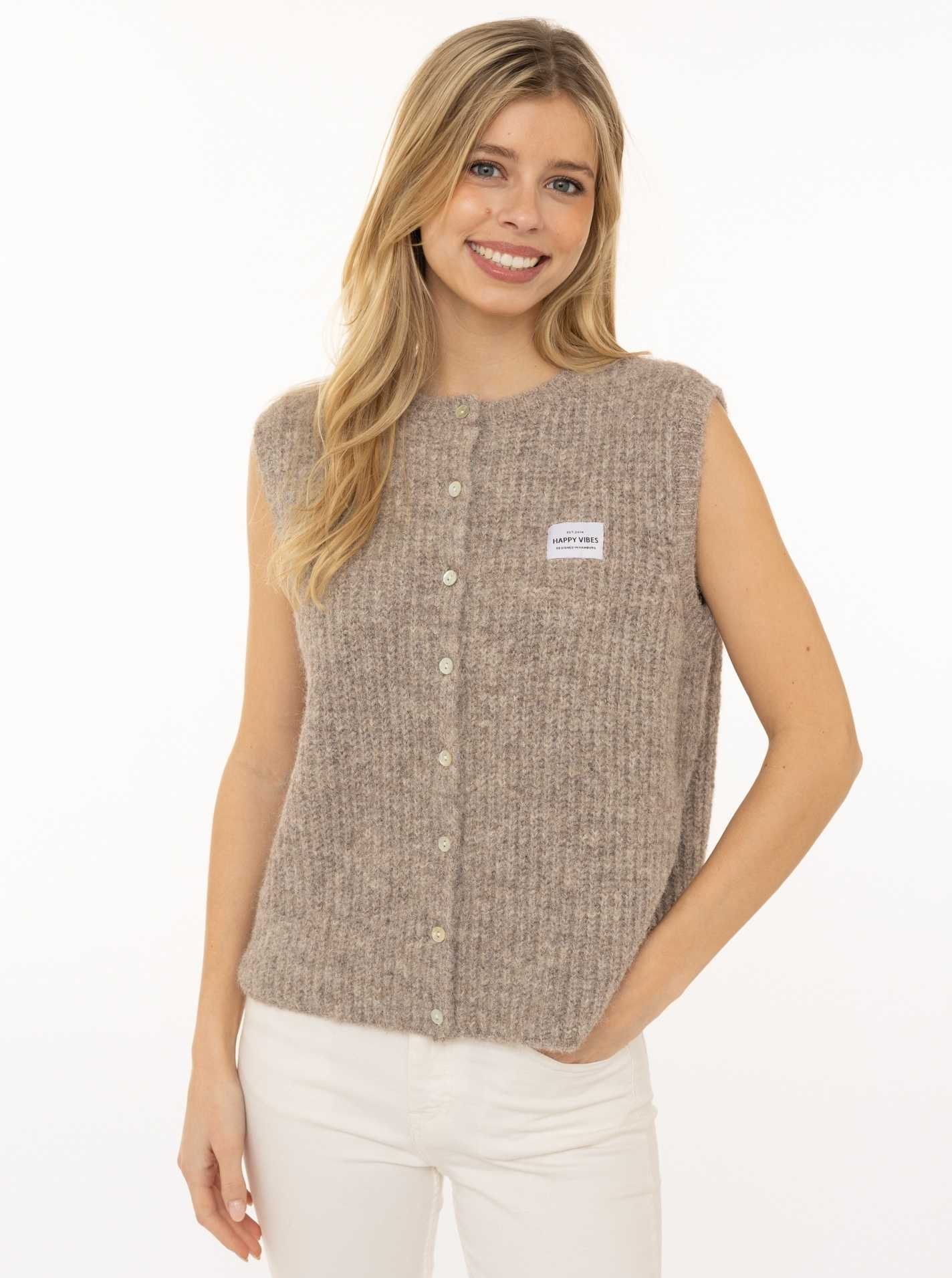 Strickweste mit Knöpfen und Patch