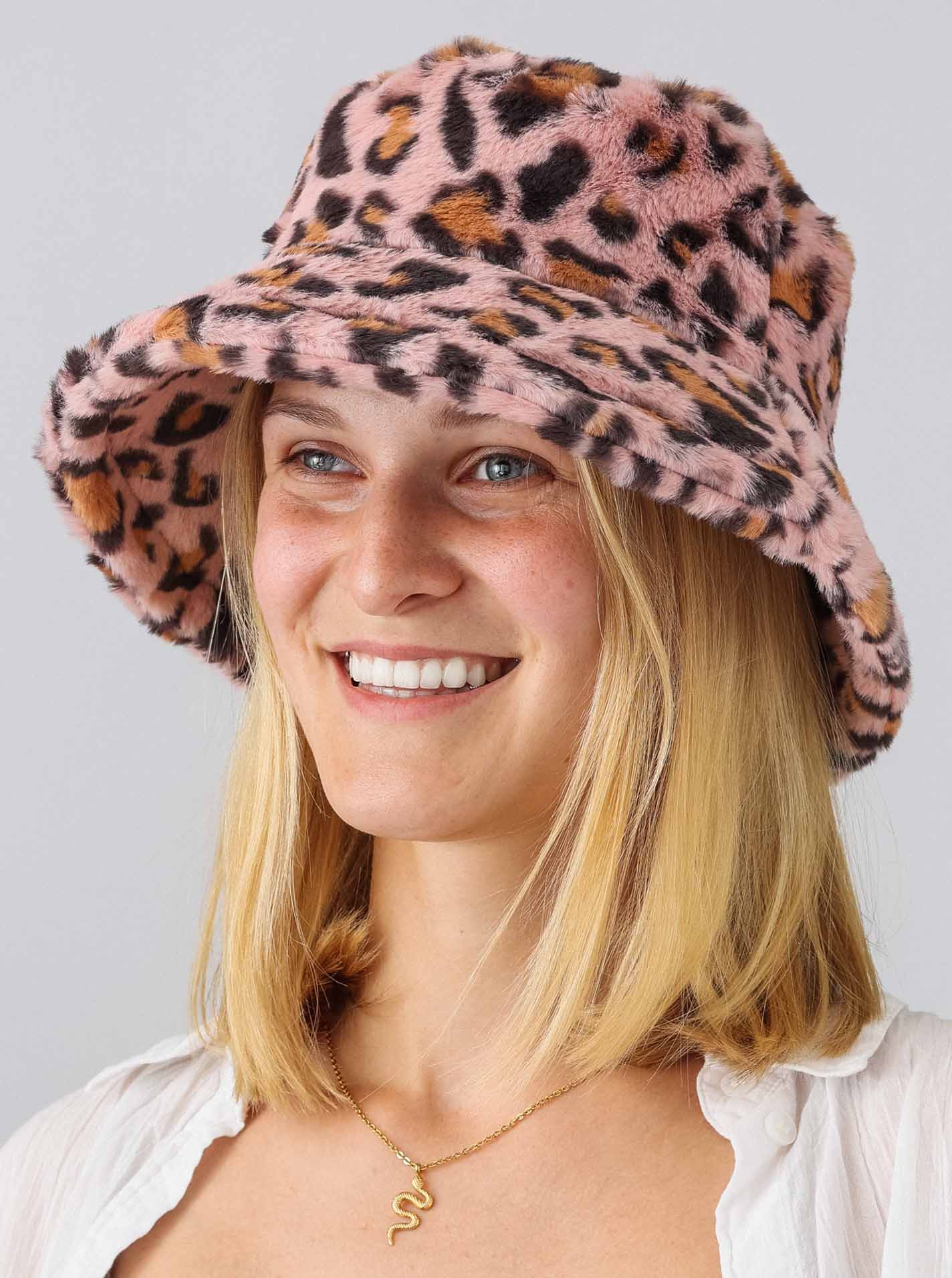 Bucket Hat Fluffy "Leolicious"