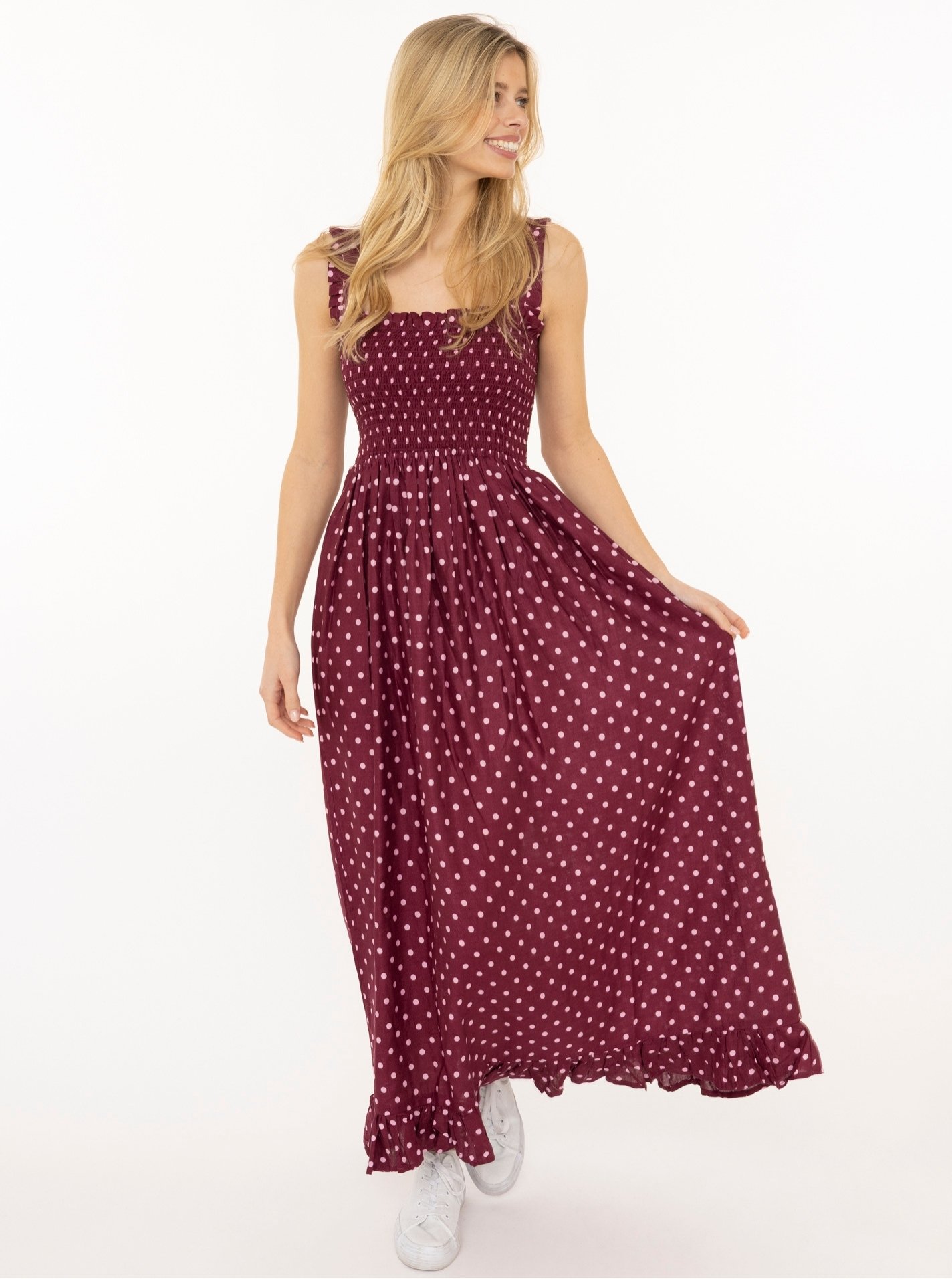 ART69b11dfa93271_058_Model_KleidBW_ClassicDots_33427_058_Bordeaux2