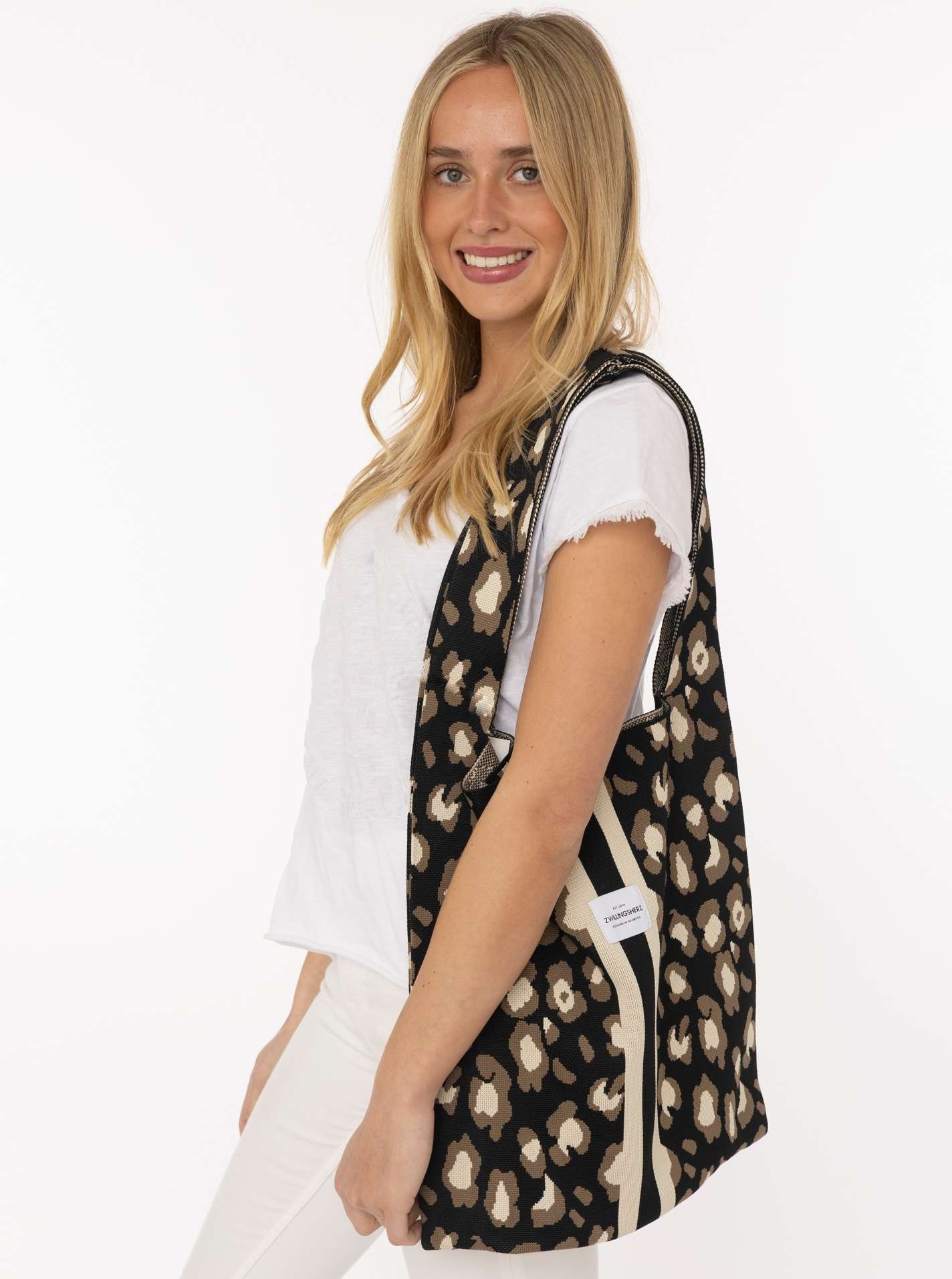 ART69d4d5f73068f_003_123 Shopper "Summer Leo"