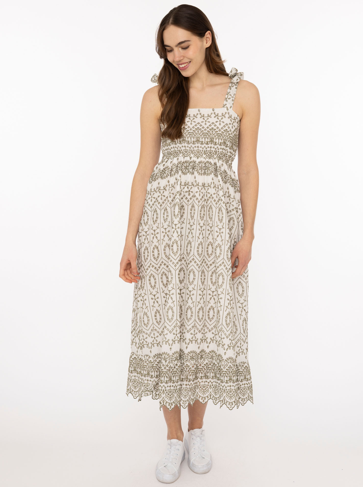 Maxikleid mit Lochstickerei