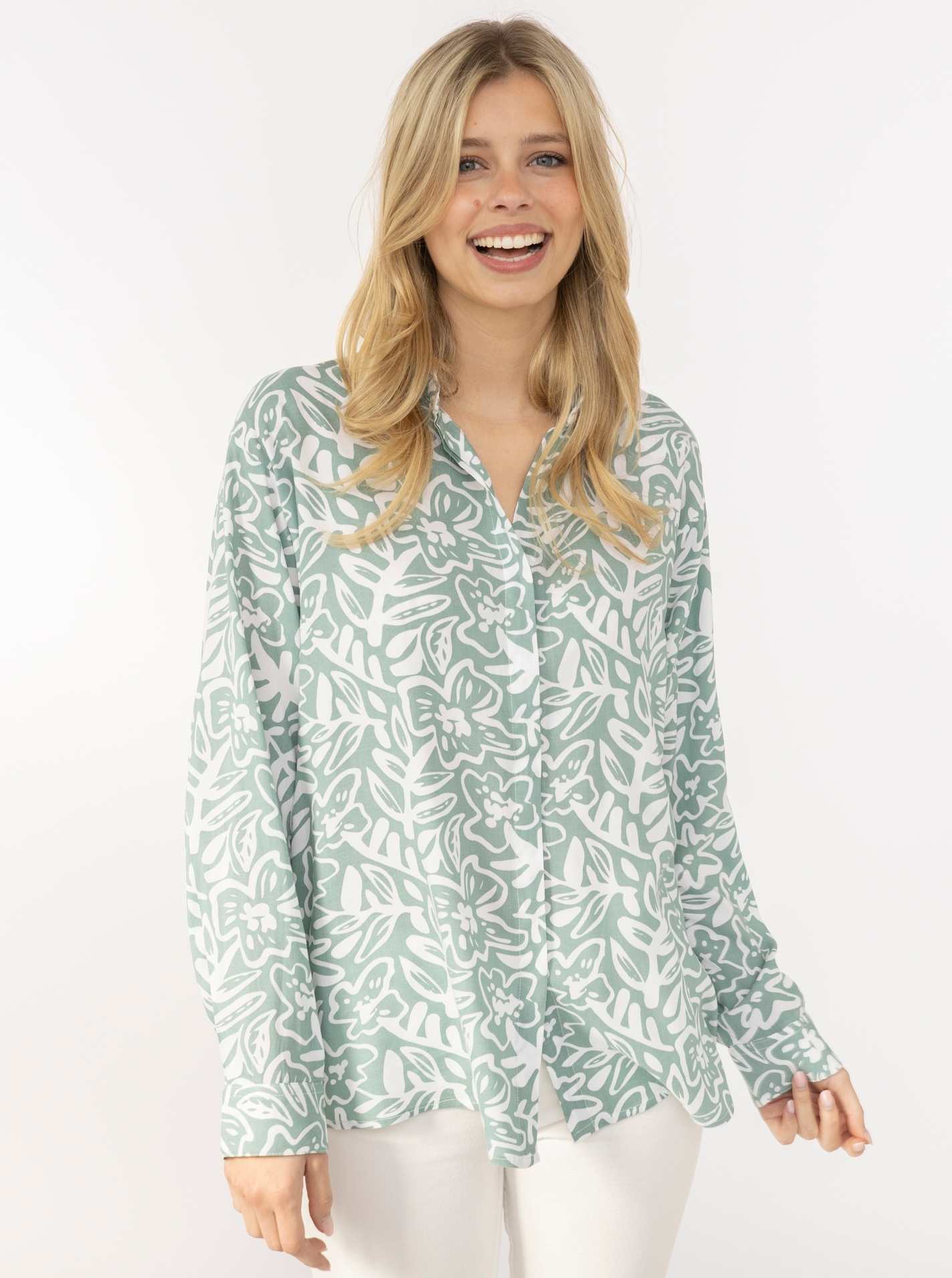 ART69ccd2cd3bfd7_076_Model_Bluse_FlowerFun_33476_076_Petrol Bluse "Flower Fun"