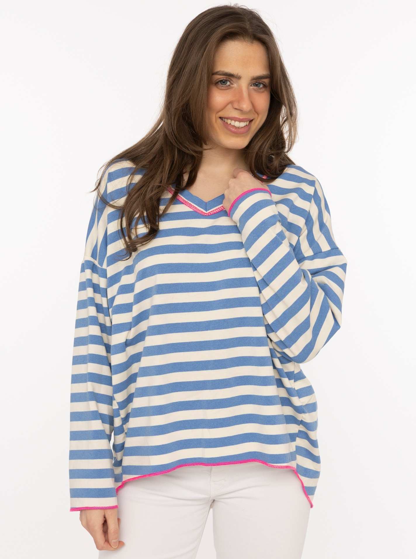 ART69ccc8442b69a_102_Model_SweatshirtV-Neck_NeonStreifen_2016AAM_102_Jeansblau Sweatshirt V-Neck "Neon Streifen"