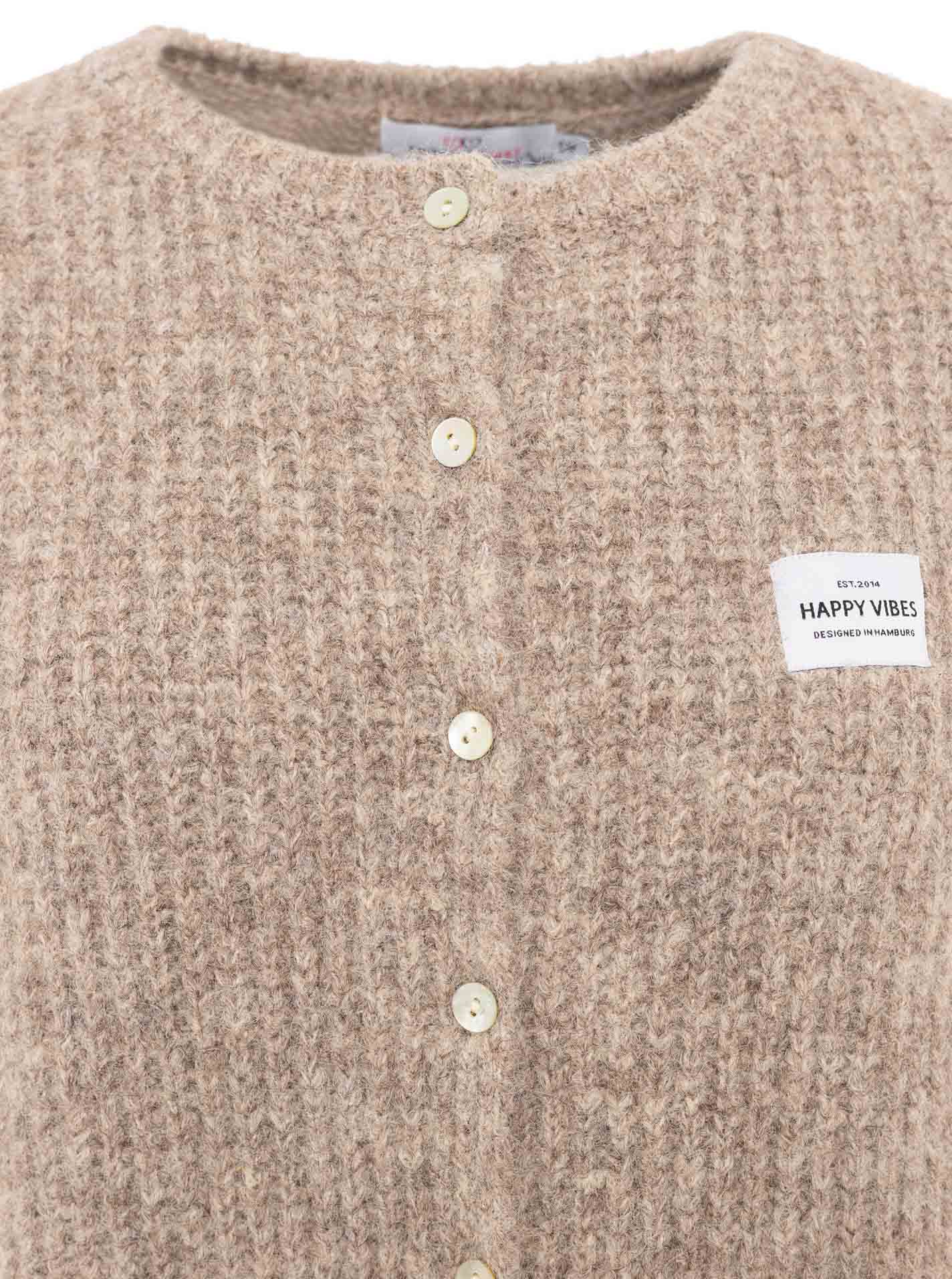 Strickweste mit Knöpfen und Patch
