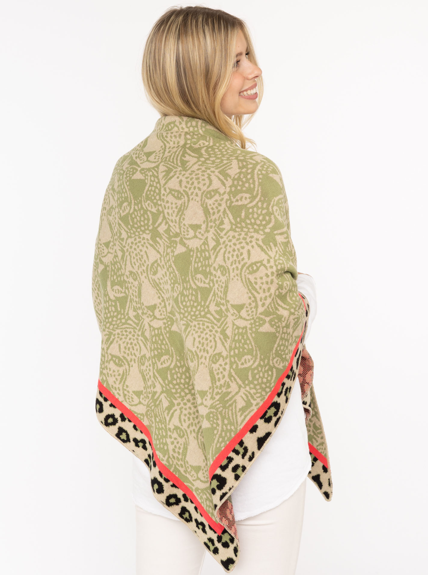 Dreieckstuch BW "Angry Leo"