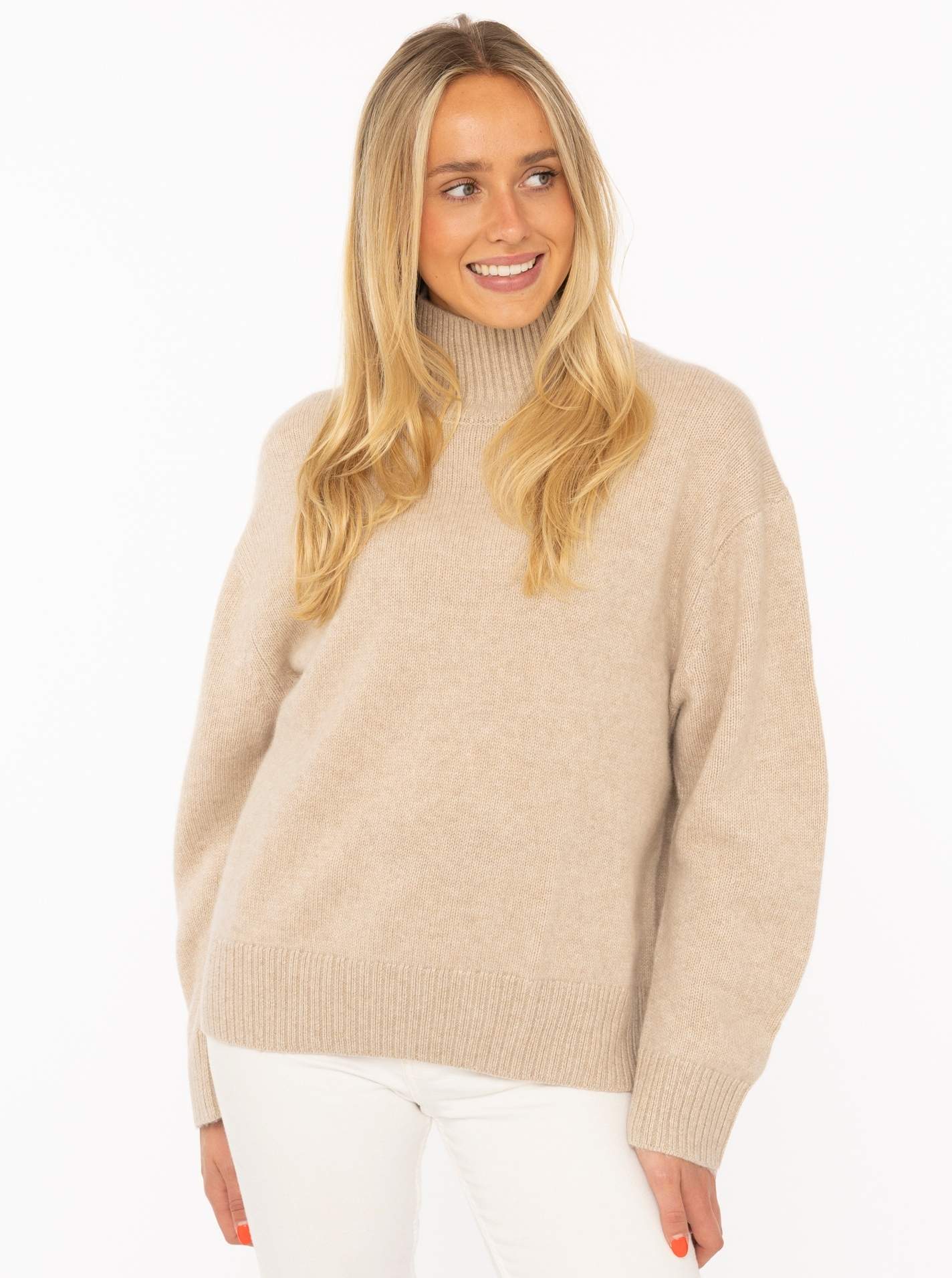 Hellbeige