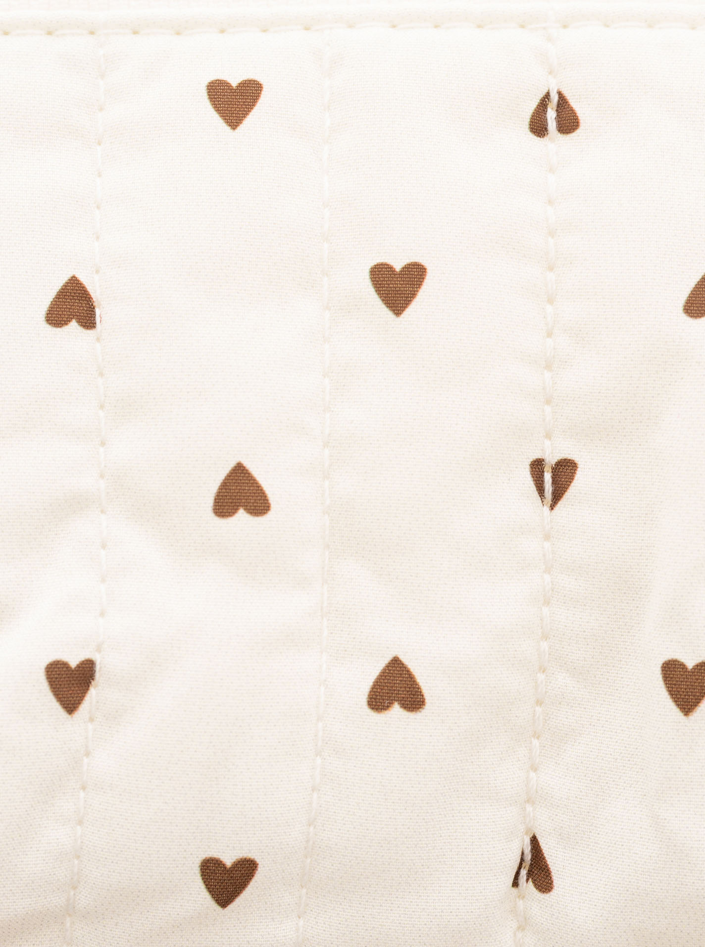 ART695e27be39c29_033_Kosmetiktasche_4604_K258145_WeikleineHerzen_Detail