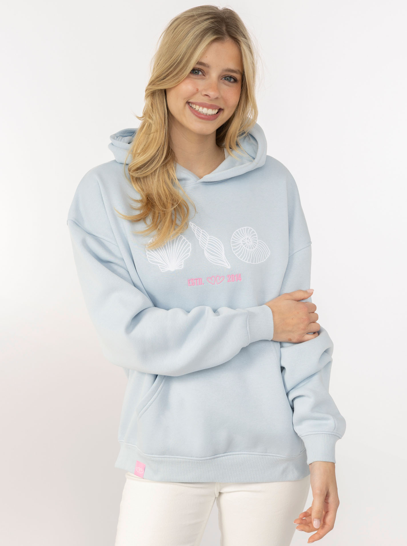 ART69d89d99f164d_018_Model_Hoodie_Seashells_45043_Hellblau Hoodie "Seashells"